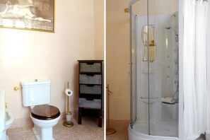 Triple Room | Bathroom