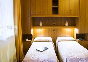 Single Room | Minibar, desk, soundproofing, iron/ironing board - Agriturismo Da Merlo (Mestre)