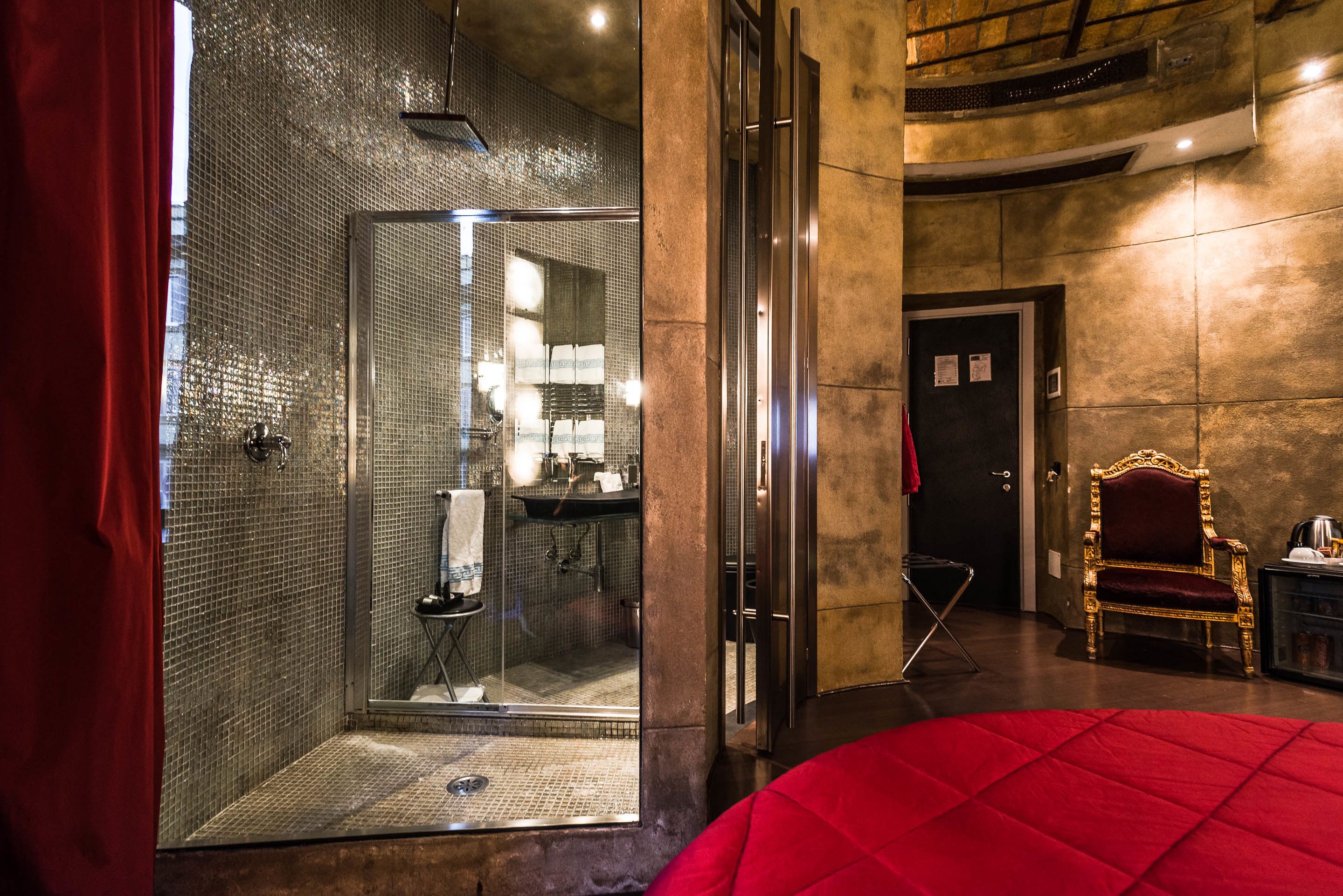 Honeymoon Suite | Egyptian cotton sheets, premium bedding, down duvets, memory-foam beds