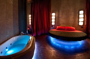 Egyptian cotton sheets, premium bedding, down duvets, memory-foam beds - MDM Guesthouse (Rome)