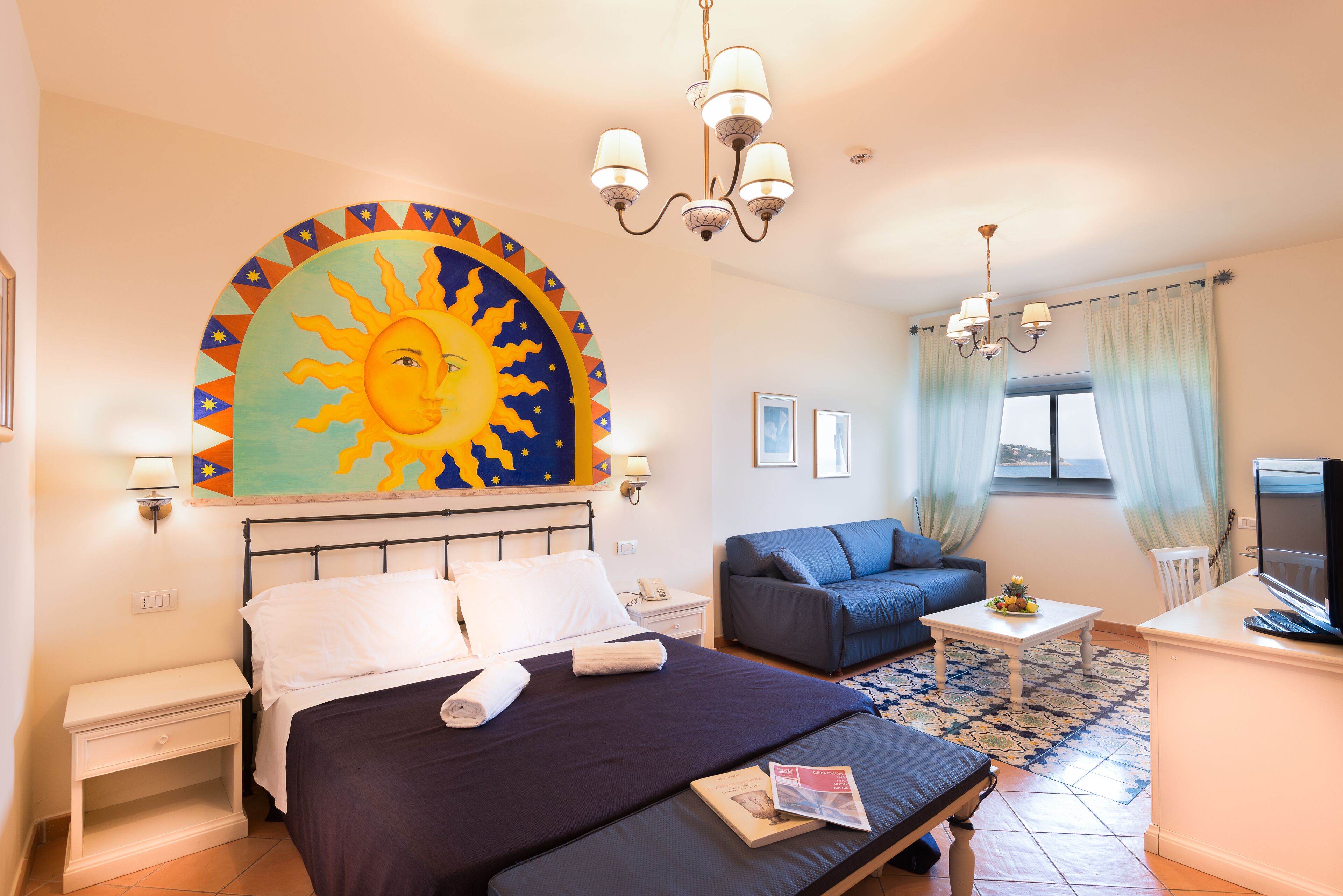 superior studio suite | 1 bedroom, pillow-top beds, minibar, in-room safe