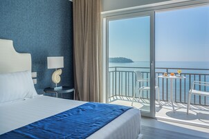 Suite Junior | Materassi a doppio strato, minibar, una cassaforte in camera