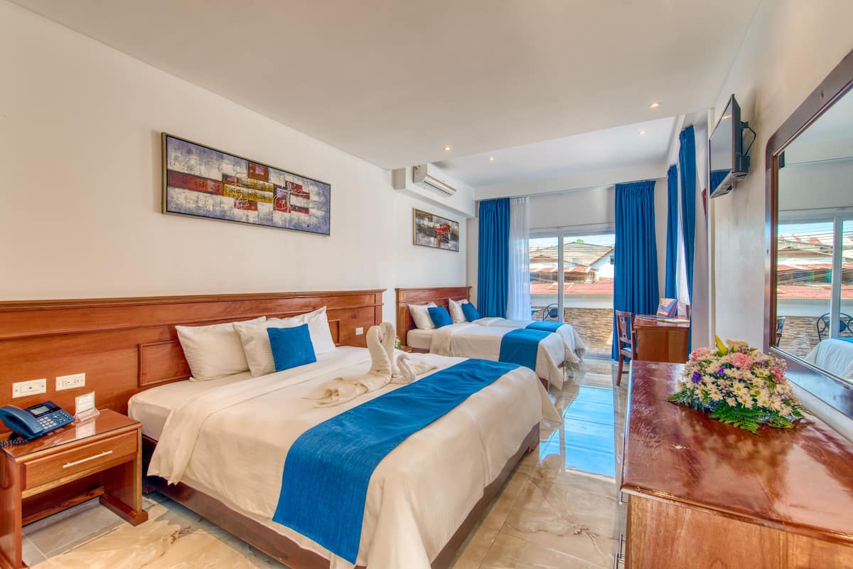 Superior Quadruple Room | Premium bedding, in-room safe, desk, laptop workspace