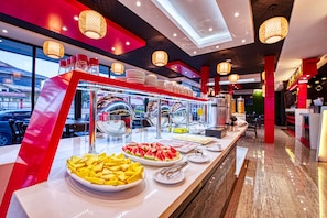 Daily full breakfast (PAB 10.70 per person) - Swan's Cay (Bocas del Toro)