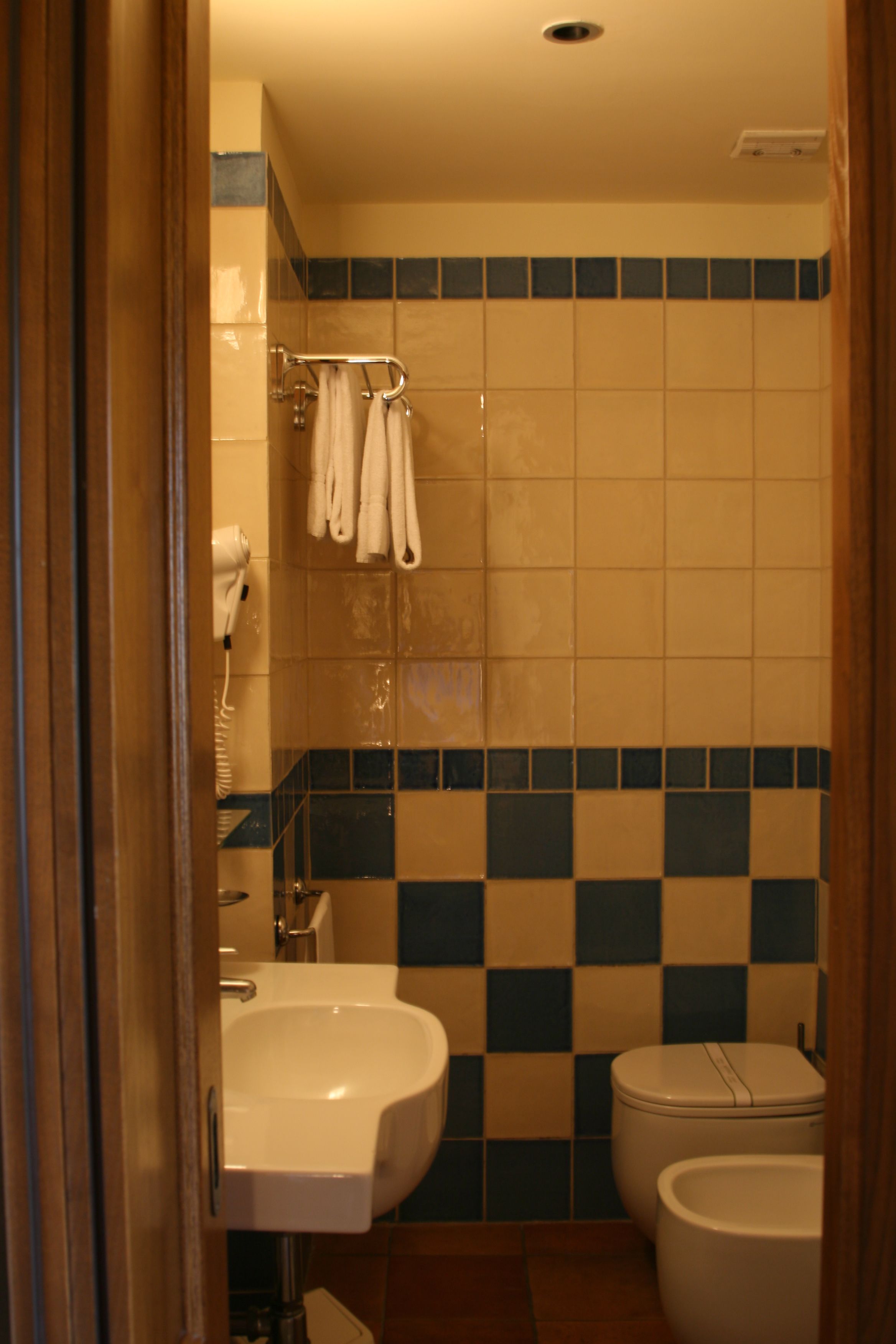 economy double room (french bed) | bathroom | shower, free toiletries, hair dryer, bidet