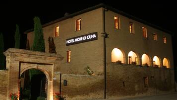 Façade de lâhĂ©bergement - soirĂ©e/nuit