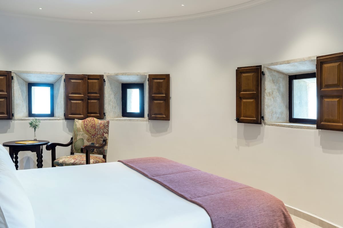 junior suite | 1 bedroom, minibar, in-room safe, desk