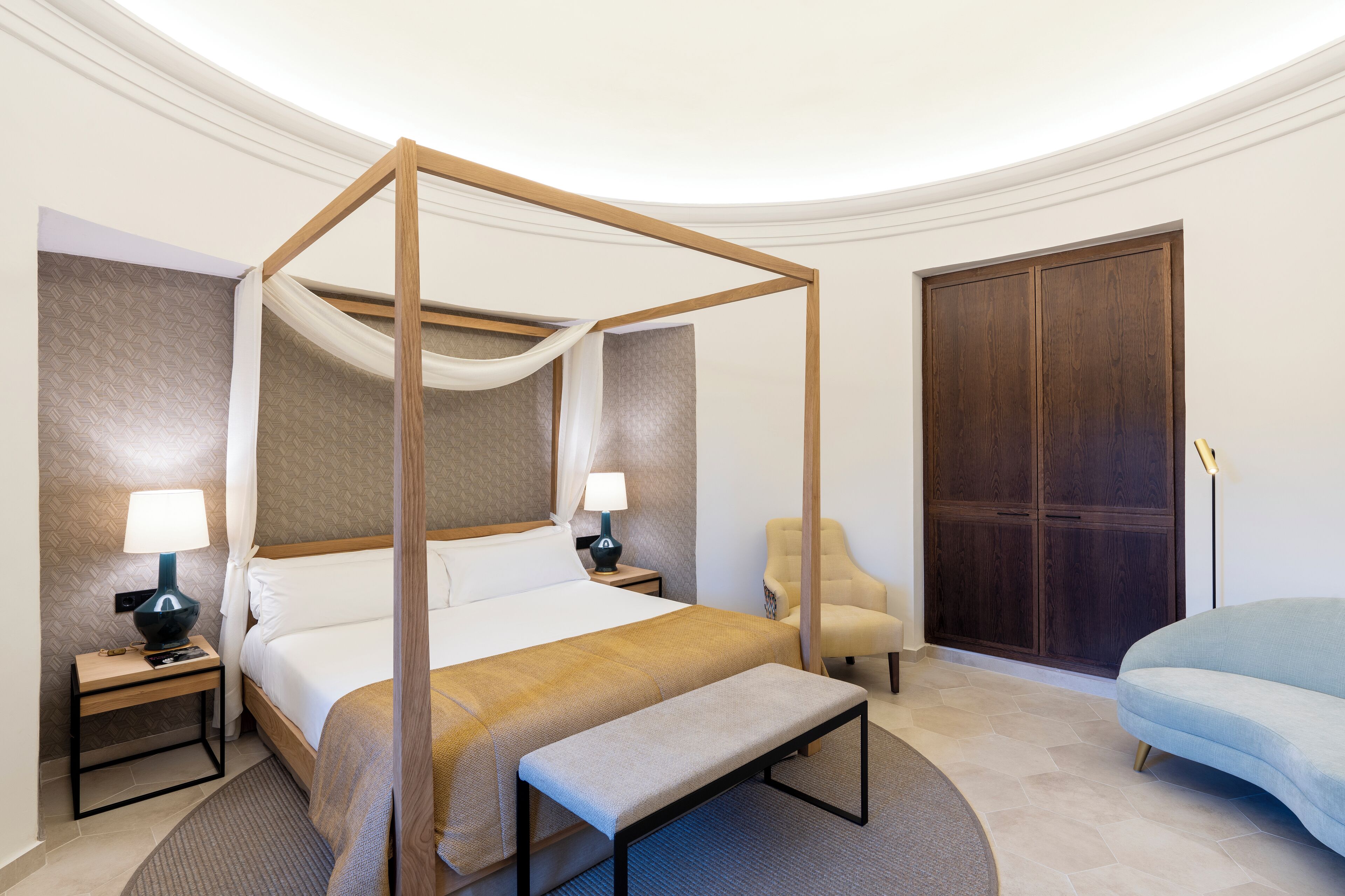 junior suite | 1 bedroom, minibar, in-room safe, desk