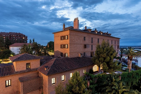 Fachada de la propiedad. Parador de Calahorra