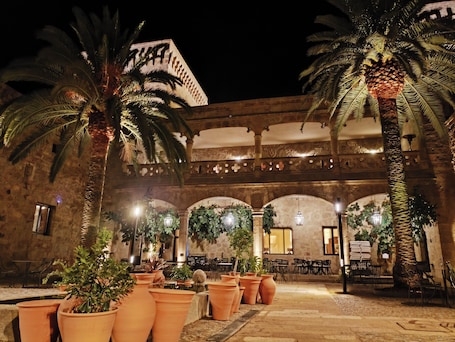Courtyard. Parador De Jarandilla De La Vera