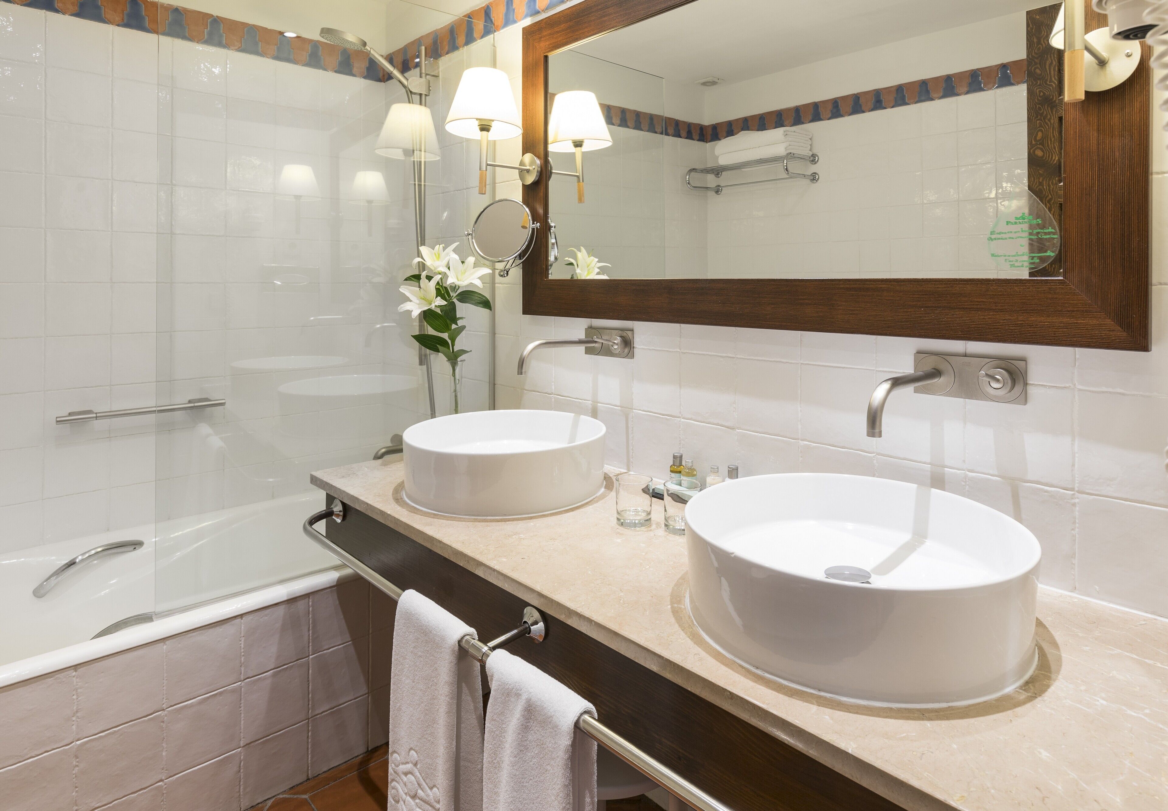 standard double room | bathroom | free toiletries, hair dryer, bidet, towels