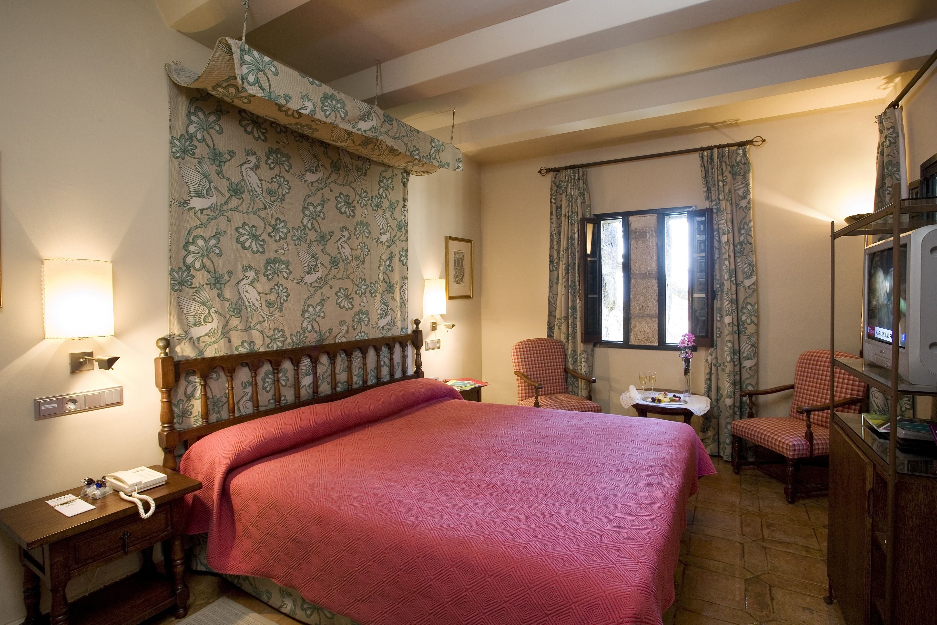 1 bedroom, premium bedding, minibar, in-room safe