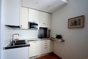 Doppel- oder Zweibettzimmer | Eigene Küche | Kühlschrank, Mikrowelle, Herdplatte