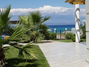Property grounds - Sun Residence (Kassandra)