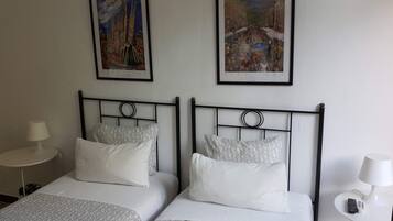 Habitació doble, bany compartit | Wifi gratuïta i roba de llit