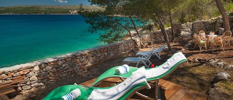 Private beach, sun-loungers, beach umbrellas, beach towels