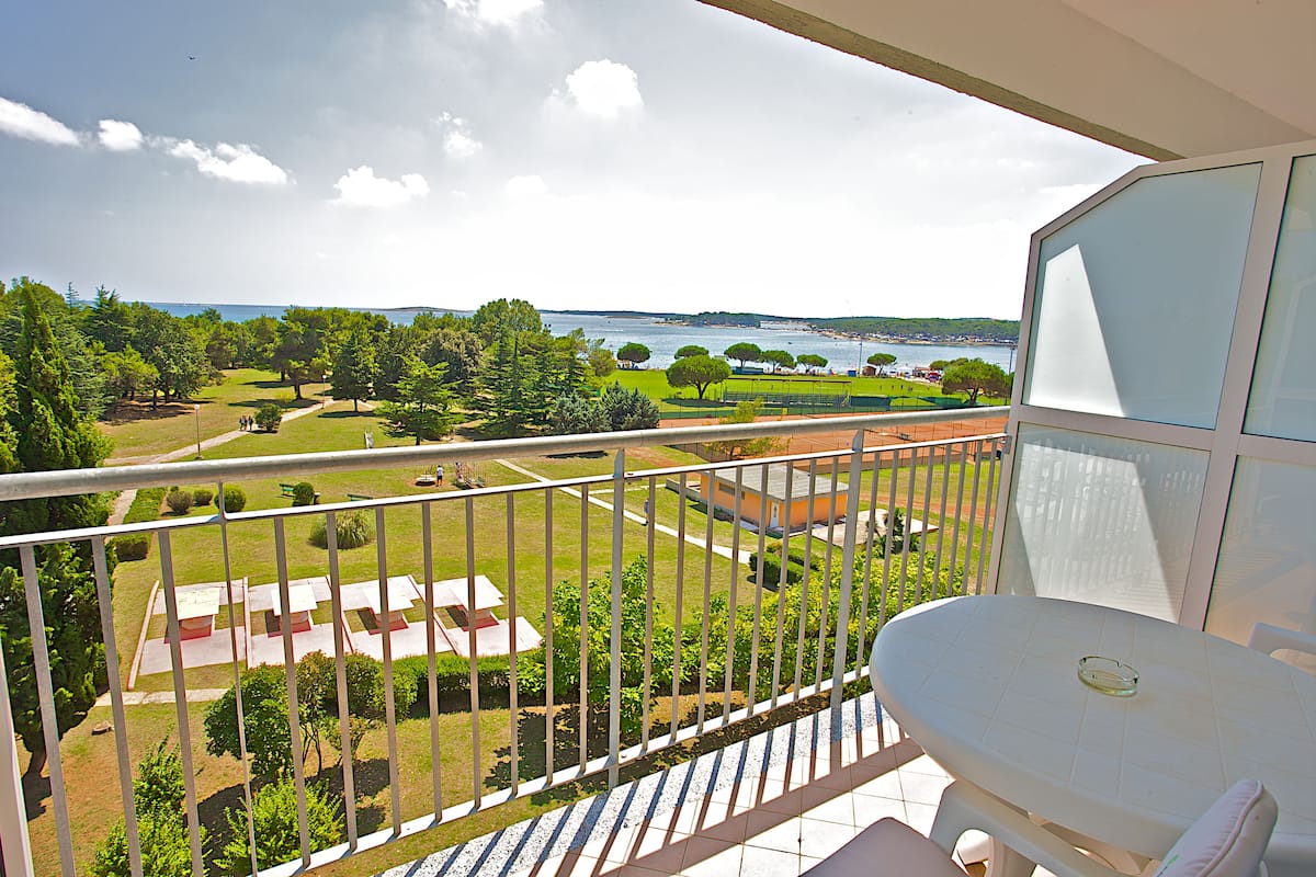Triple room with balcony sea side | Balcón
