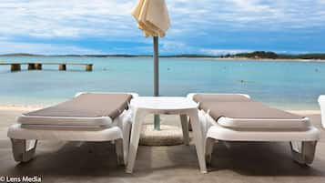Beach nearby, snorkelling, beach volleyball, beach bar