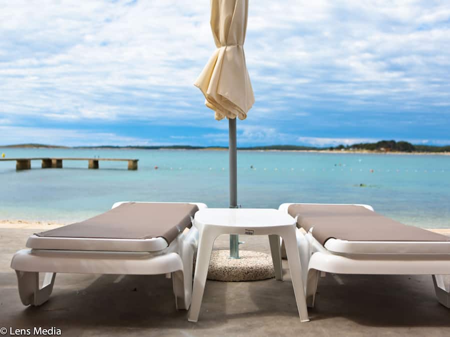 Ubicación cercana a la playa, buceo con tubo y vóley playa