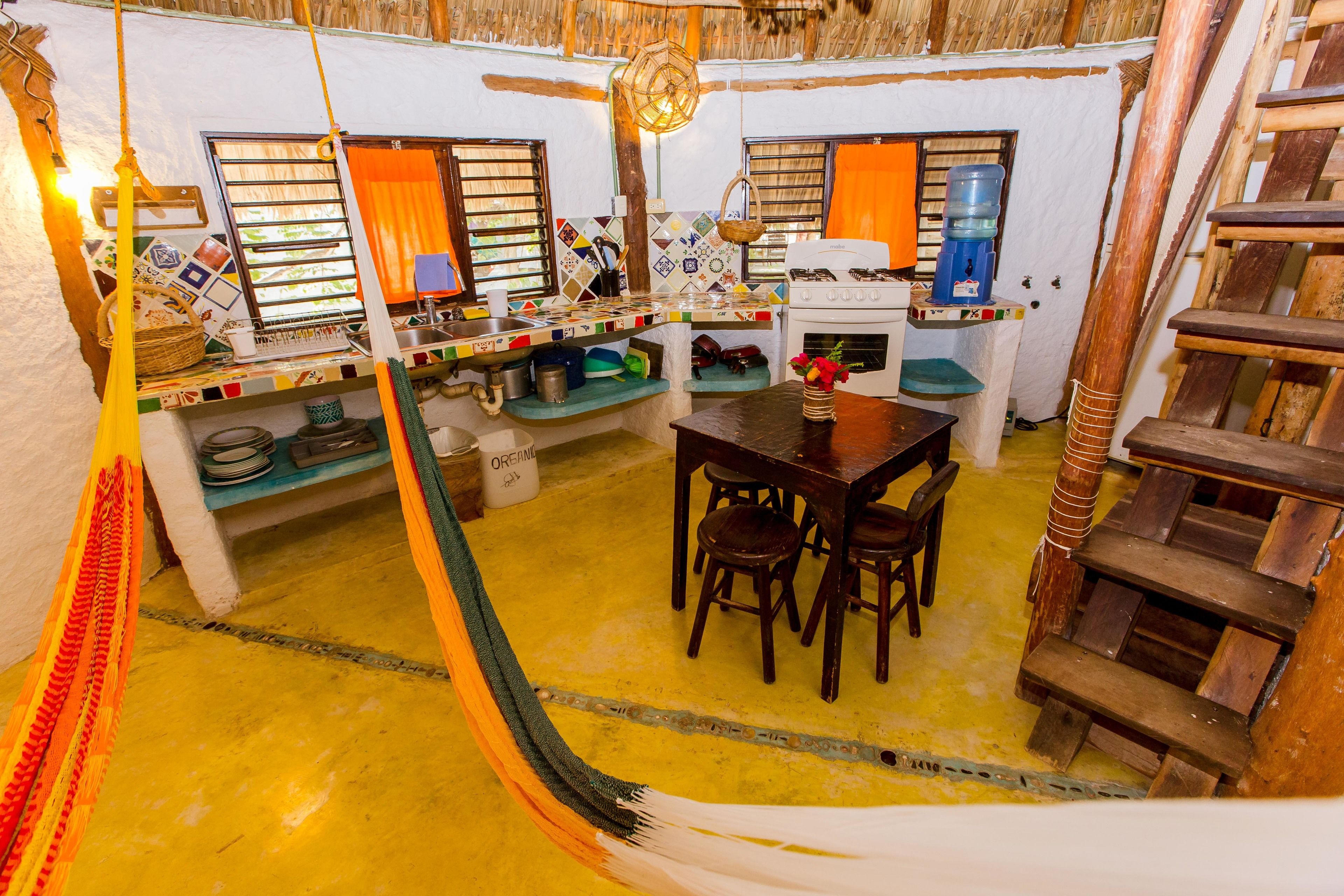 Perhetalo, 2 parisänkyä, keittiö, näköala puutarhaan | Tallelokero huoneessa, pimennysverhot, ilmainen Wi-Fi