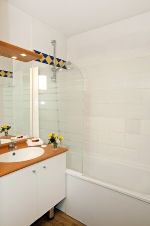 Free toiletries, towels