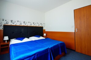 Minibar, in-room safe, desk, free WiFi