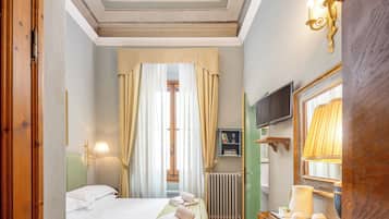 Frette Italian sheets, premium bedding, minibar, in-room safe