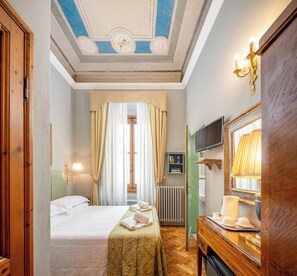 Sábanas italianas Frette, ropa de cama de alta calidad y minibar 