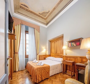 Seprai Frette Italia, seprai premium, minibar, dan brankas