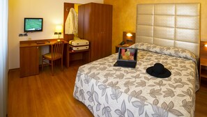 Double Room | Premium bedding, minibar, in-room safe, desk