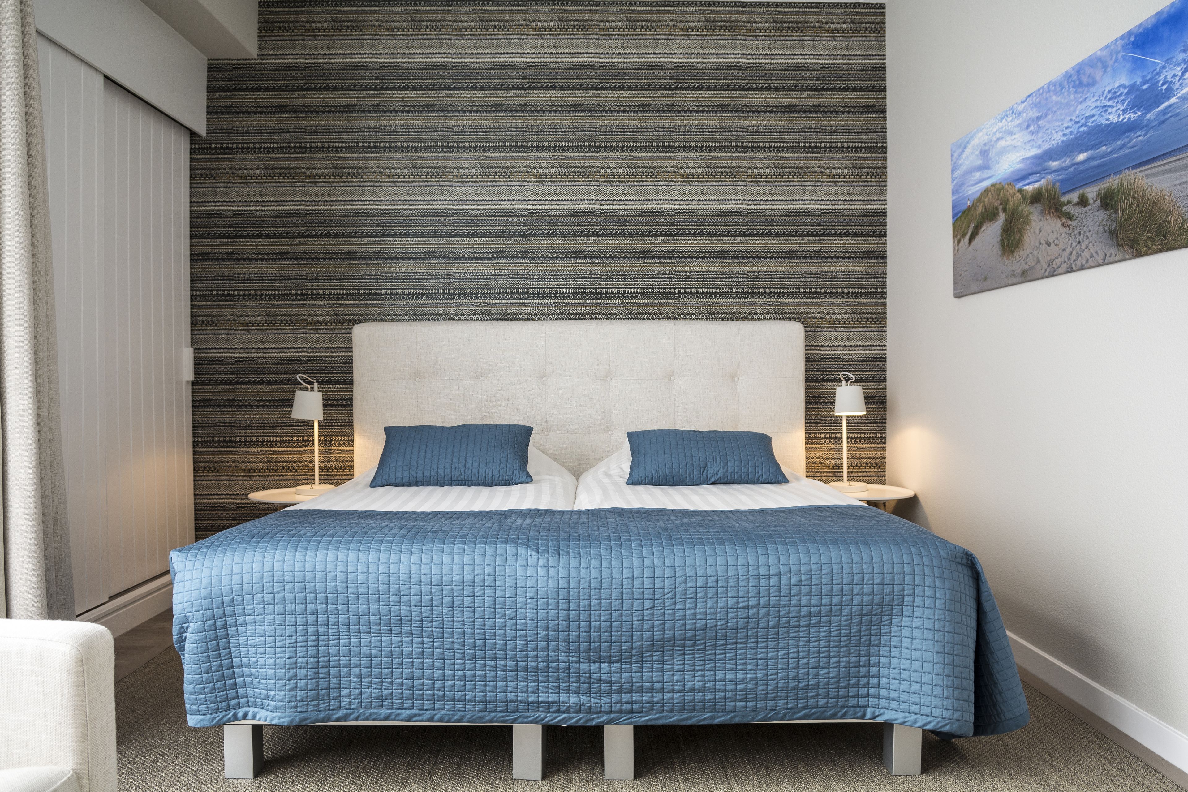 deluxe double room | in-room safe, desk, free wifi, bed sheets