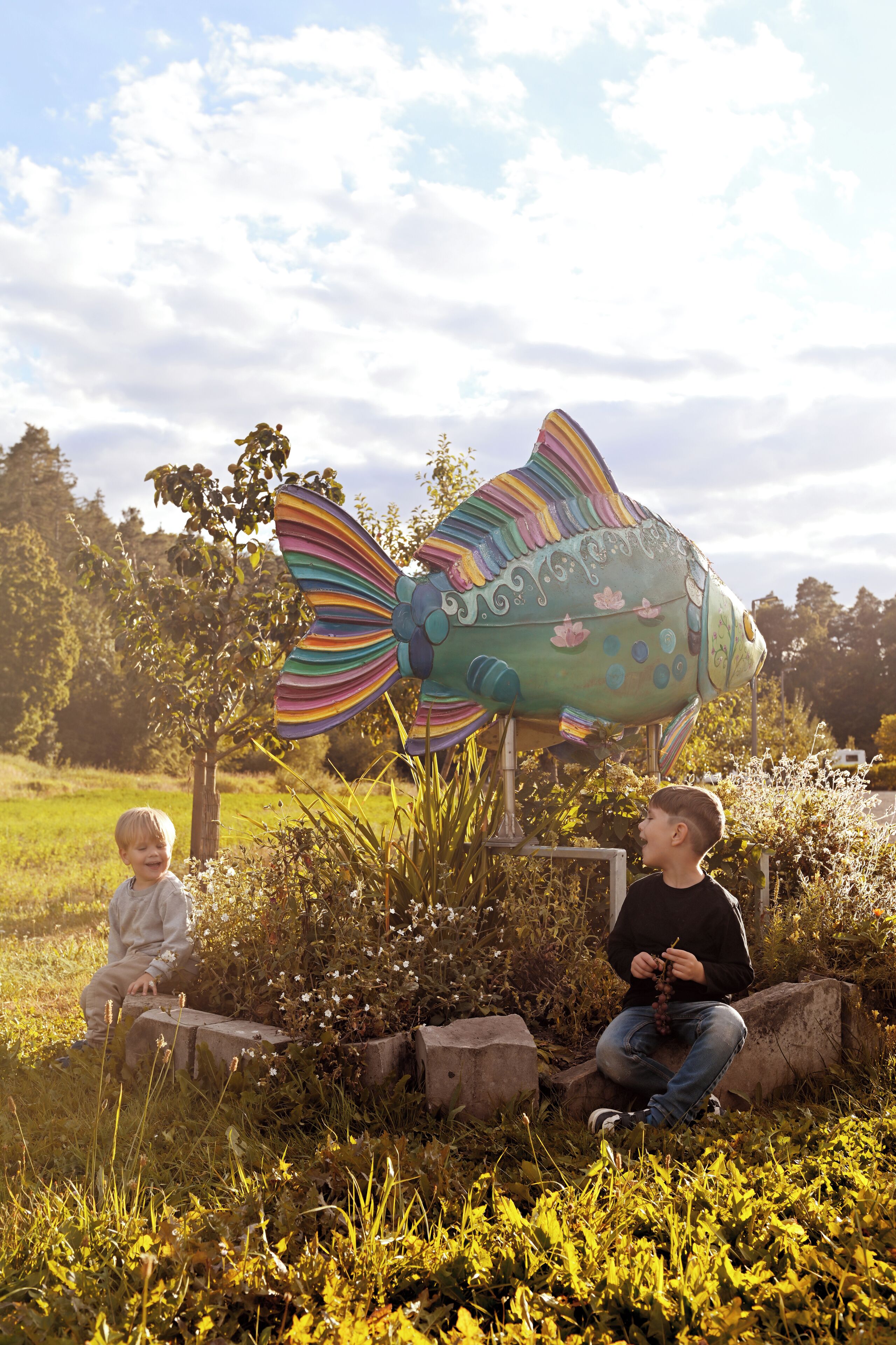 Se sirven desayunos y almuerzos; cocina alemana; con vista al jardín