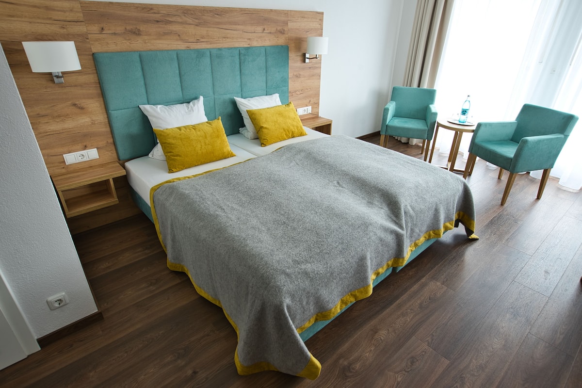 Literie de qualité, lit avec matelas à plateau-coussin, coffre-fort