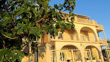 Fachada del alojamiento