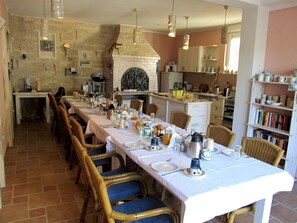 Breakfast area