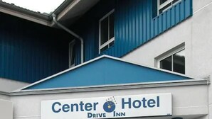 A hotel sign with the name "Center Hotel Drive Inn" and a logo. - Center Hotel Drive Inn (Hirschaid)