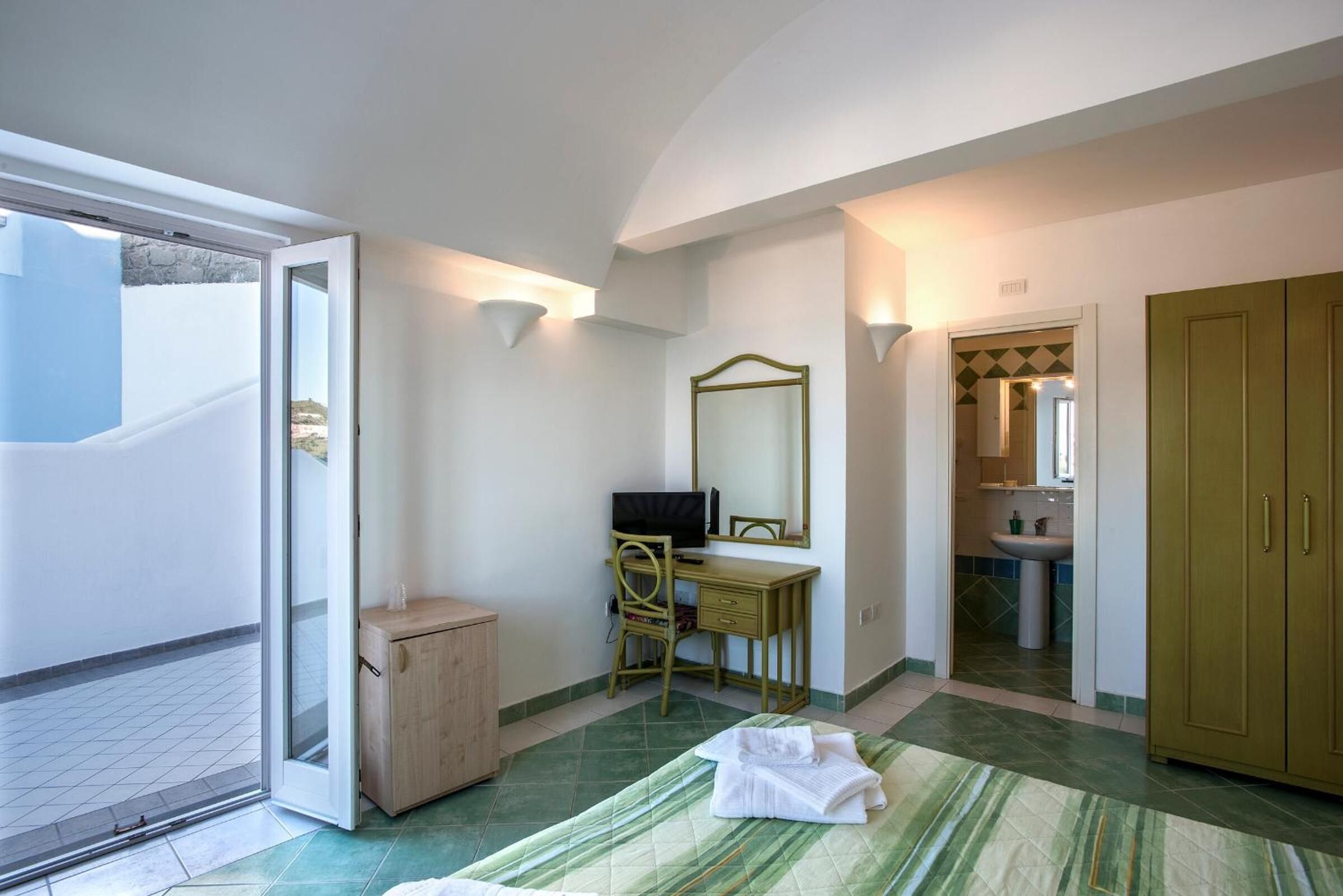 minibar, in-room safe, desk, iron/ironing board