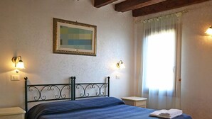 Double or Twin Room | Minibar, rollaway beds (surcharge), WiFi (free) - Oceano Mare (Venice)