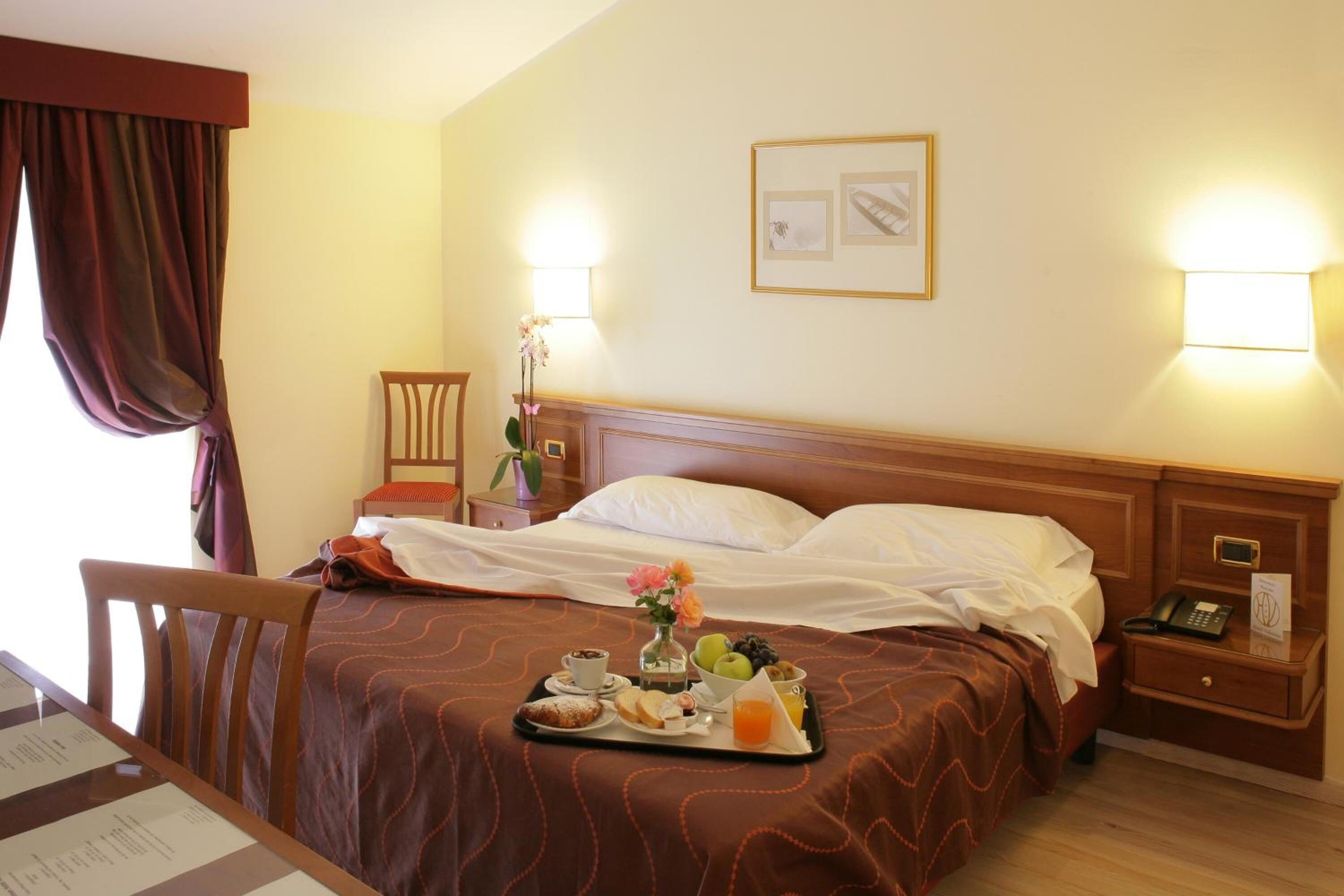 Coffres-forts dans les chambres, lits bébé (en supplément)