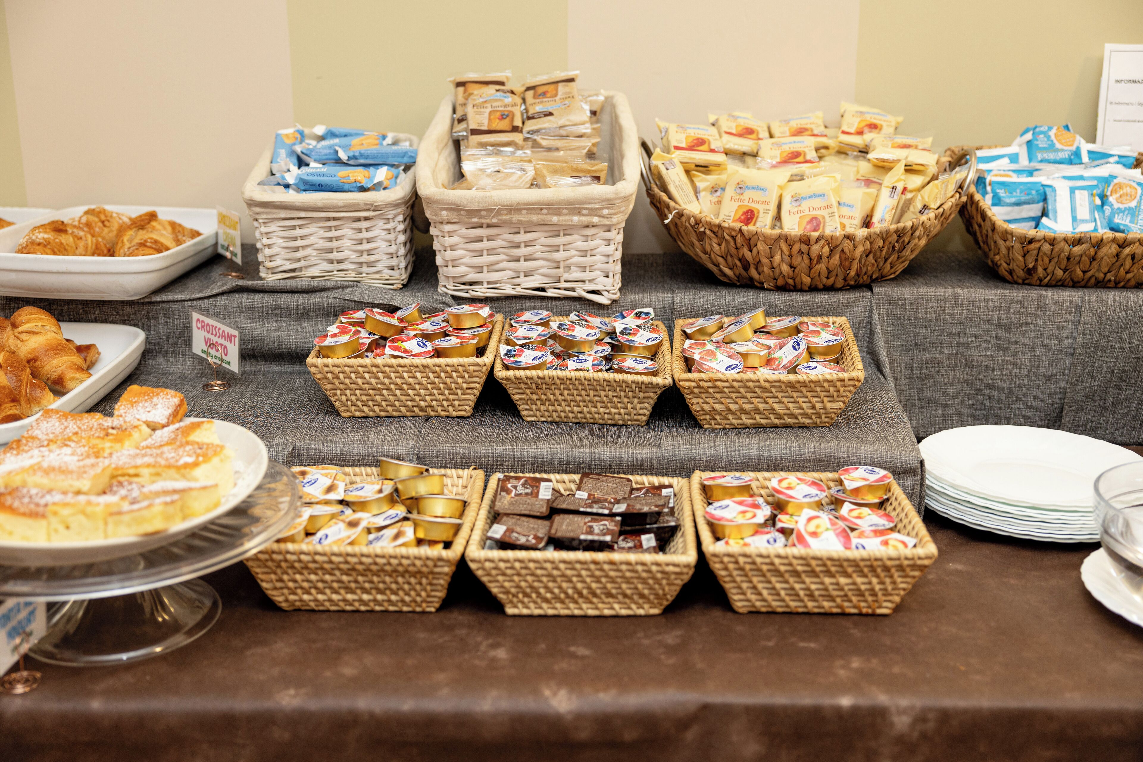 Free daily continental breakfast 