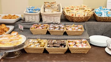 Free daily continental breakfast