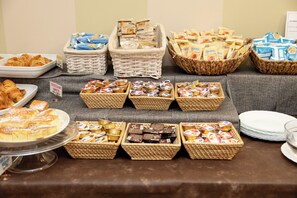 Free daily continental breakfast - Hotel Valentino (Acqui Terme)