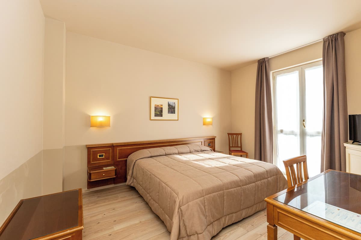 Superior Double Room | In-room safe, cots/infant beds