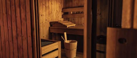 Sauna, steam room, Turkish bath, body treatments, aromatherapy