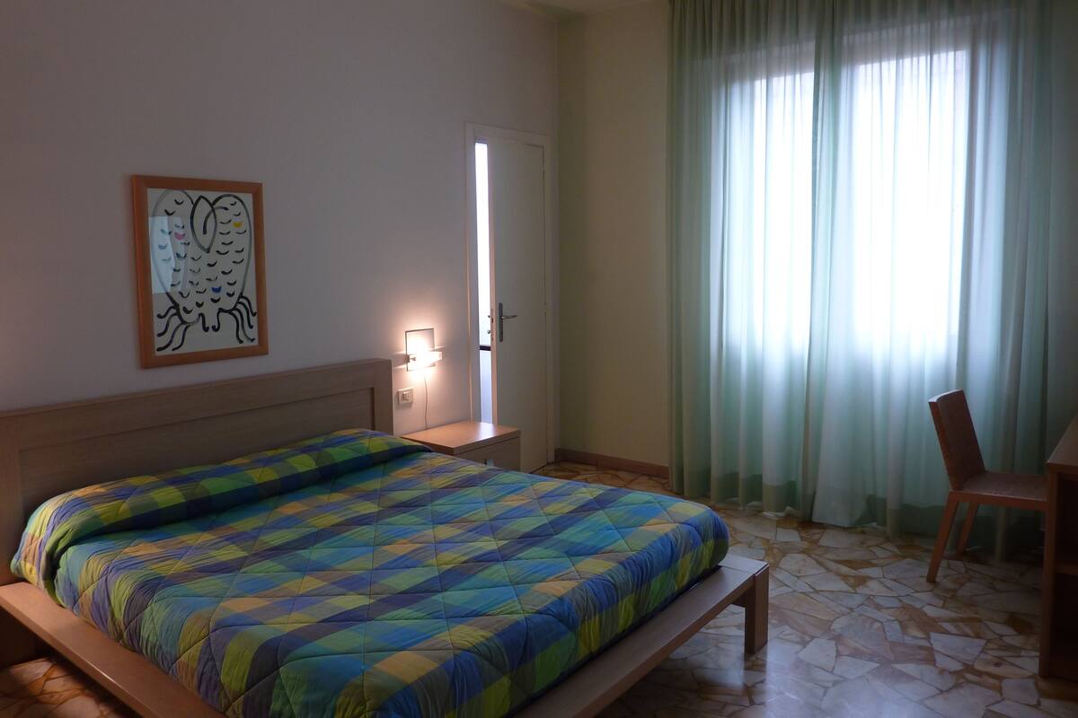 Double Room, Private Bathroom | Desk, WiFi (free), individually decorated, individually furnished