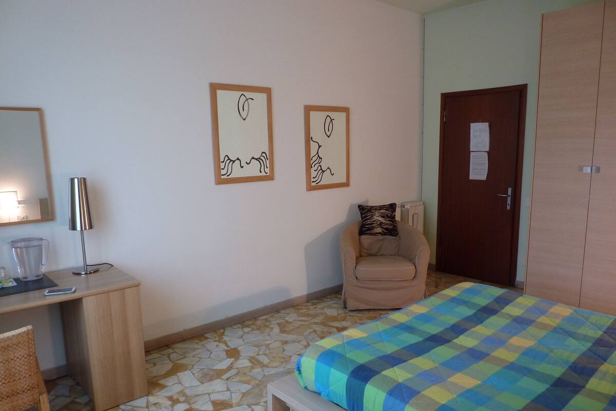 Triple Room, Private Bathroom | Desk, WiFi (free), individually decorated, individually furnished