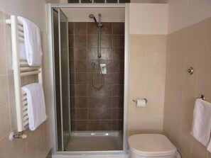 Triple Room, Private Bathroom | Bathroom | Shower, free toiletries, hair dryer, bidet - A Firenze da Paolo (Florence)