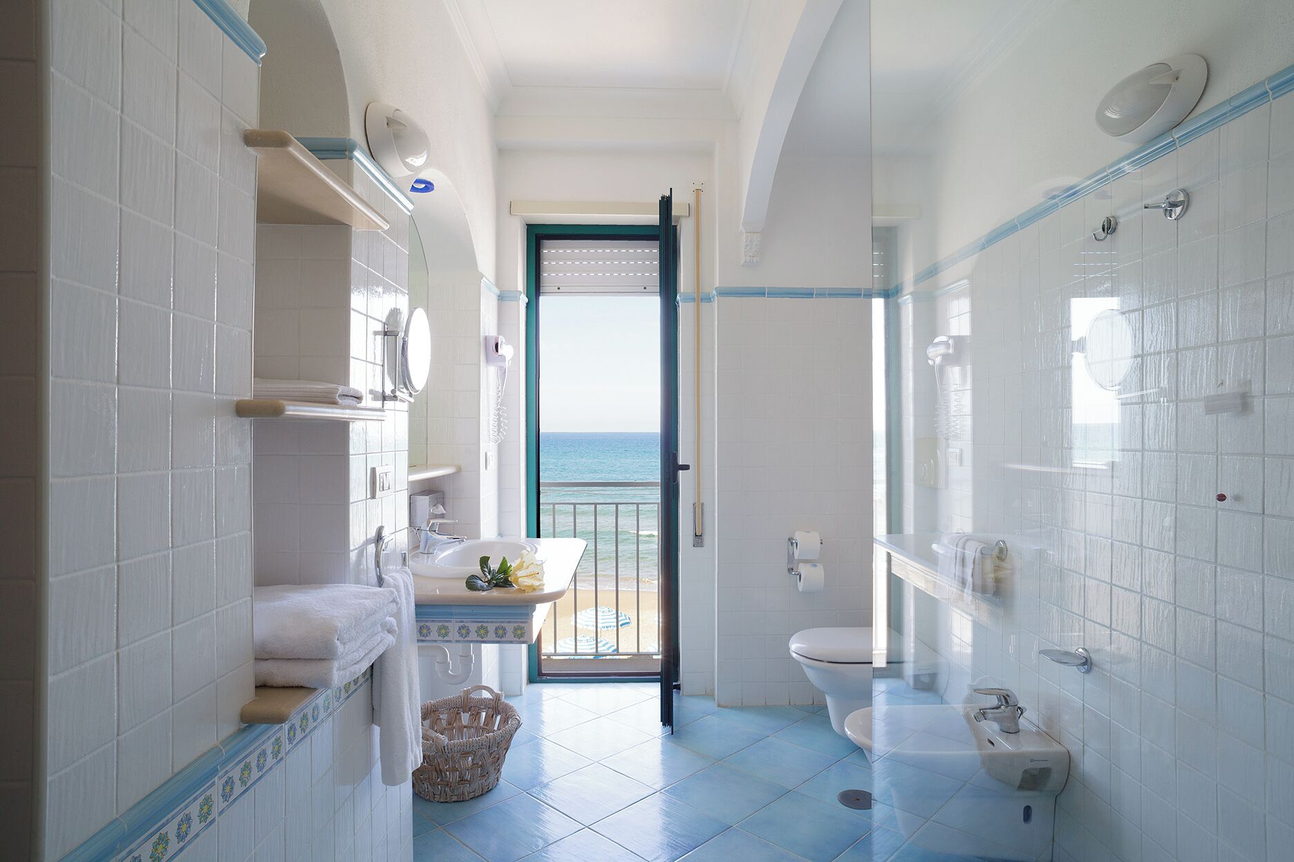 junior studio suite, sea view (alicia mirabilis) | bathroom | free toiletries, hair dryer, bidet, towels