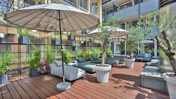 Sauna, steam room, deep-tissue massages, sports massages, massages