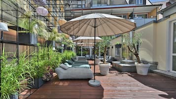 Sauna, steam room, deep-tissue massages, sports massages, massages